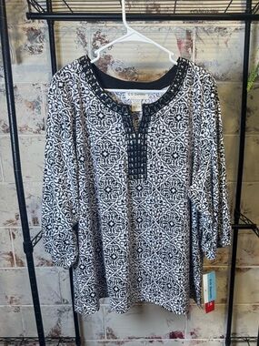 C.D. Daniels Black White Studded Keyhole Neck Geometric 3/4 Sleeve Top 2X